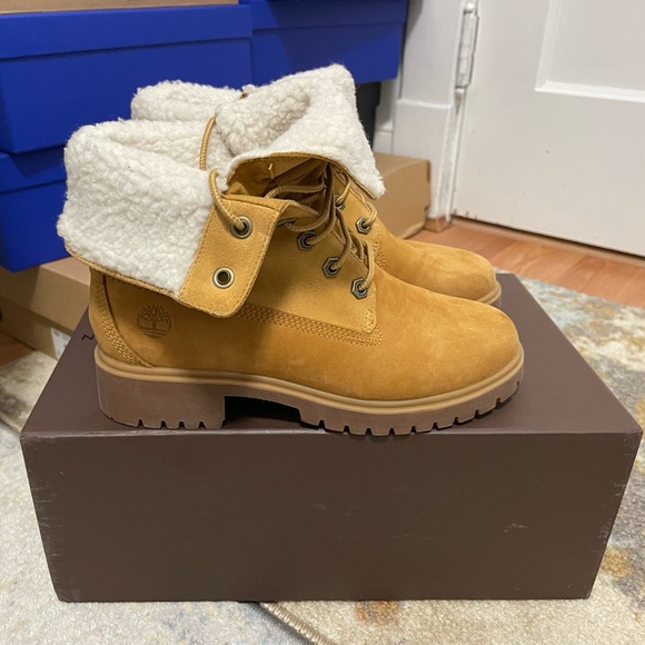 Like New Women’s Size 5.5 (Euro Size 36) Timberland Jayne Fleece Fold-down Boots - Picture 6 of 14